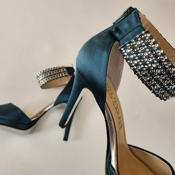 Live from the Red Carpet Heels - Picture 3 of 9